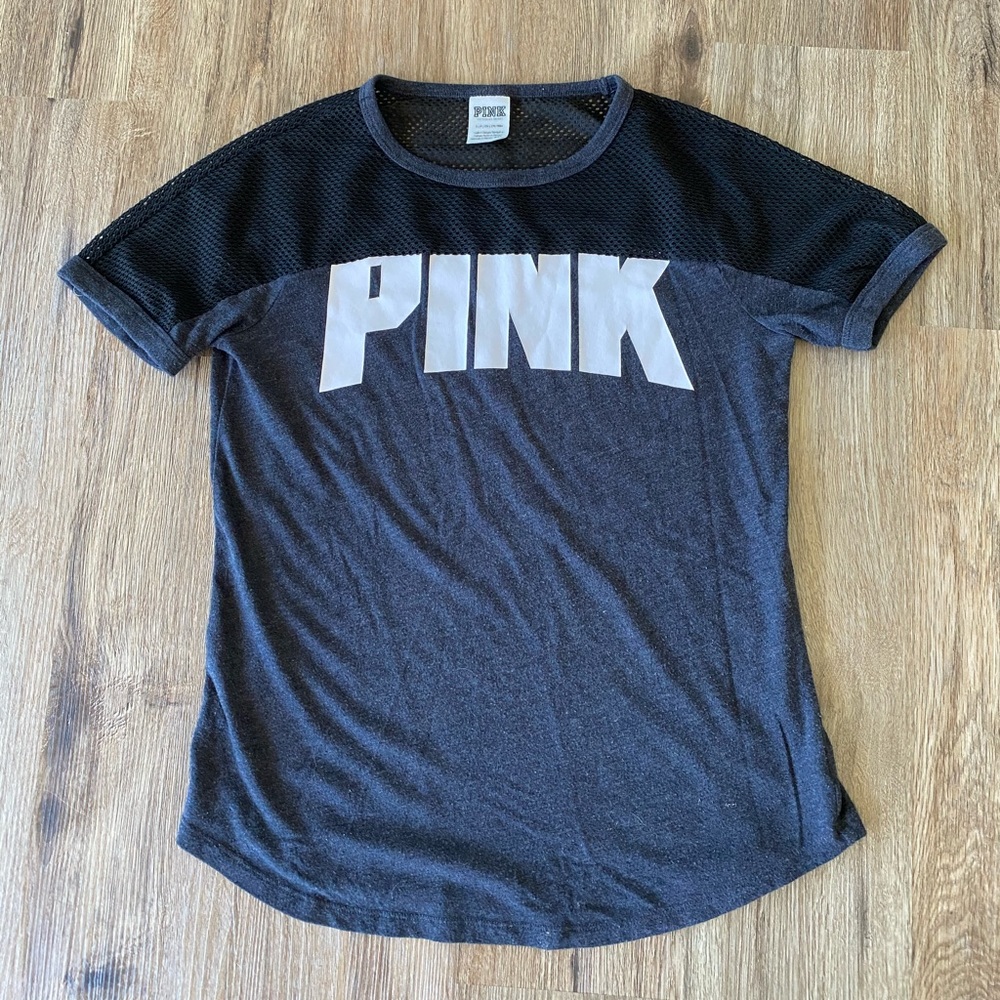 VS pink tshirt